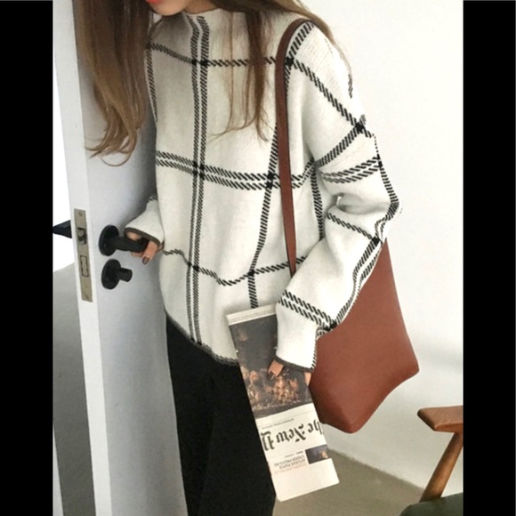 Cozy Stylish Fine Knit Plaid Turtleneck - Picture 2 of 5